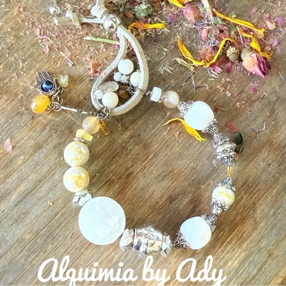 Alquimia White and Silver Bracelet - Picture 1 of 1